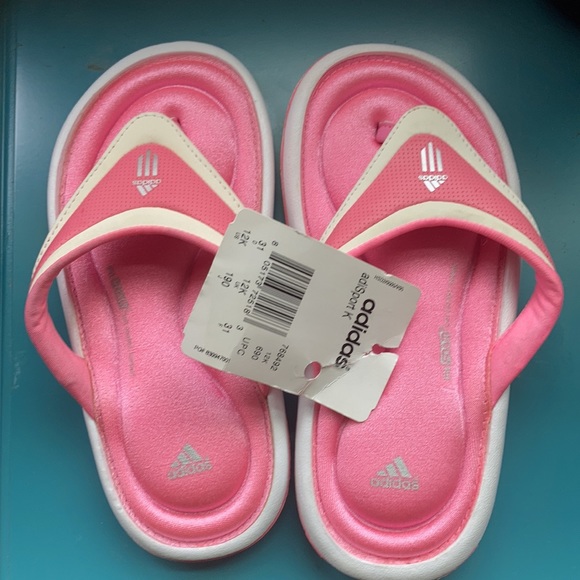 Adidas Kid Flip Flops - Picture 2 of 5